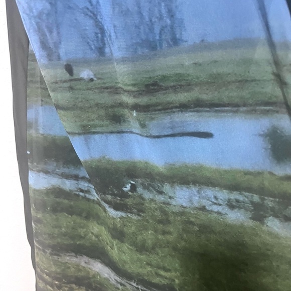 VIDA Blue and Black scenic Sleeveless Cardigan PLUS - Picture 12 of 12